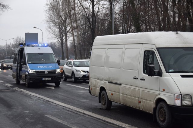 Zdarzenie drogowe z udziałem radiowozu policyjbego