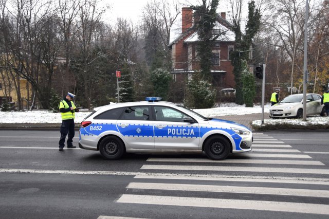 Zdarzenie drogowe z udziałem radiowozu policyjbego