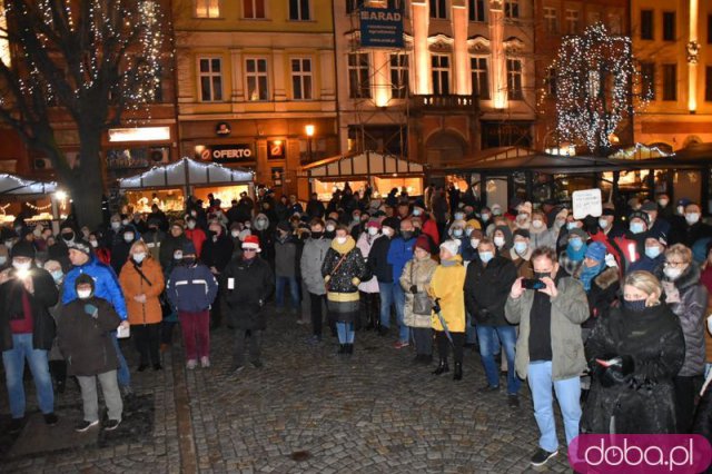 [FOTO] Świdniczanie murem za wolnością mediów