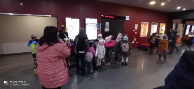 [FOTO] Uczniowie z gminy Dobromierz spędzili Mikołajki w kinie