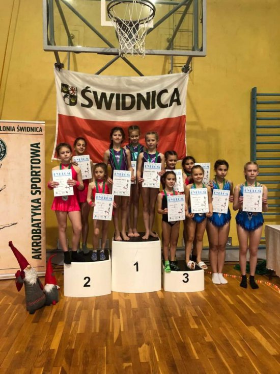 [FOTO] Kolejne sukcesy małych akrobatyczek z Acro Club Świdnica