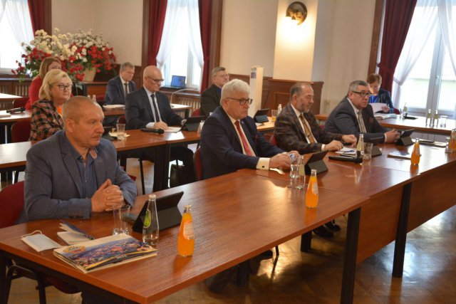 Spory deficyt, ale i dużo inwestycji. Strzegom z budżetem na 2022 rok
