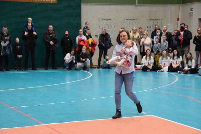 [FOTO] Ponad 90 tys. złotych trafi na leczenie malutkiej Hani. Za nami kolejna edycja charytatywnego turnieju piłki nożnej