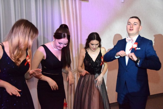 Studniówka świdnickiego Ekonomika