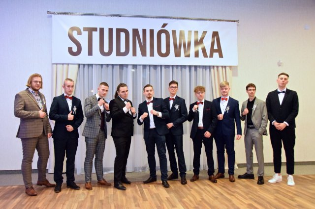 Studniówka świdnickiego Ekonomika