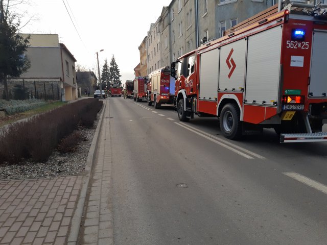 Pożar kamienicy w Strzegomiu. Interweniowało LPR