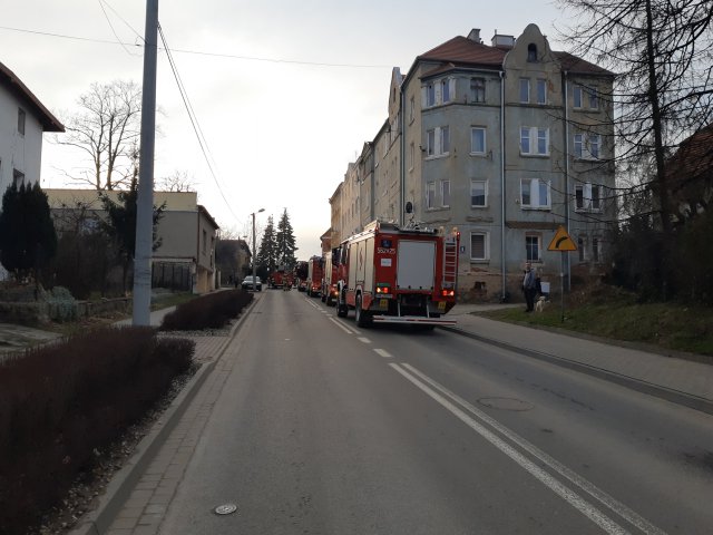 Pożar kamienicy w Strzegomiu. Interweniowało LPR