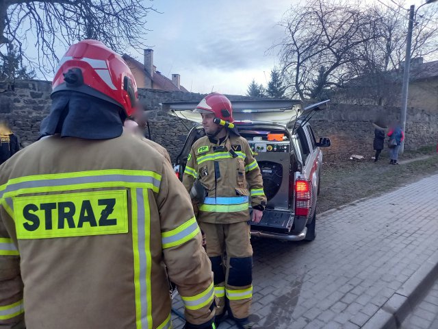 Pożar kamienicy w Strzegomiu. Interweniowało LPR