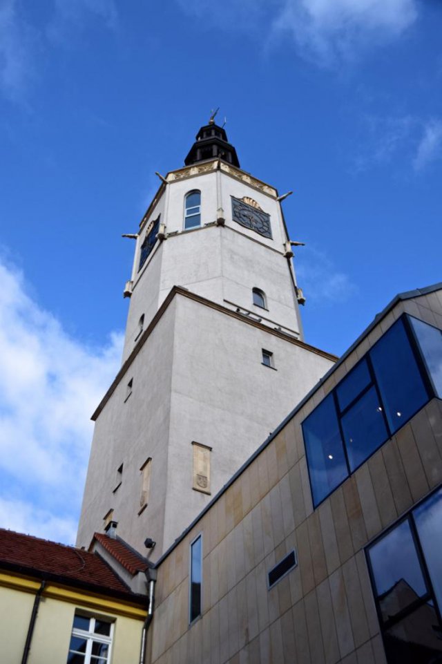 Wieża Ratuszowa – powstanie, katastrofa, odbudowa