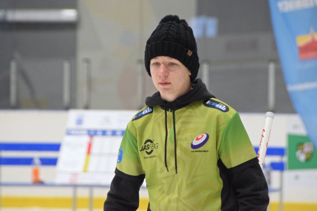 Zawody w curlingu