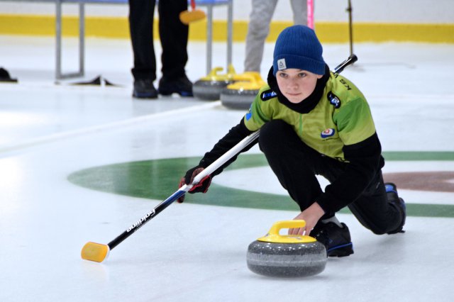 Zawody w curlingu