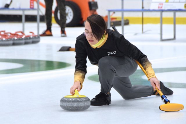 Zawody w curlingu