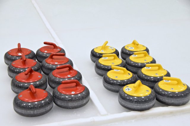 Zawody w curlingu