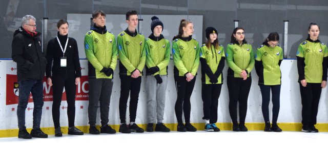 Zawody w curlingu
