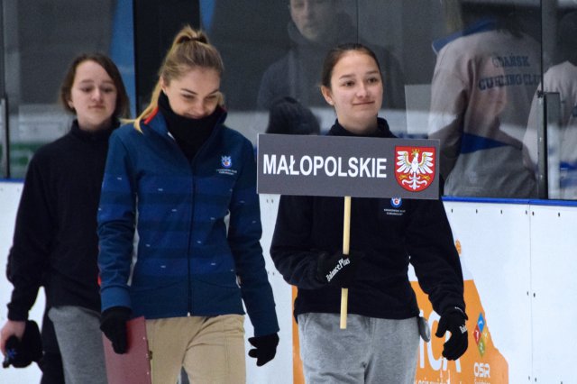 Zawody w curlingu