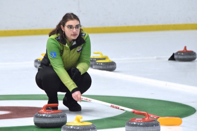 Zawody w curlingu