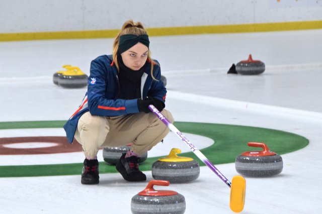 Zawody w curlingu