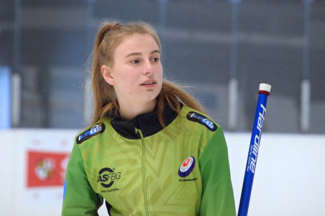 Zawody w curlingu