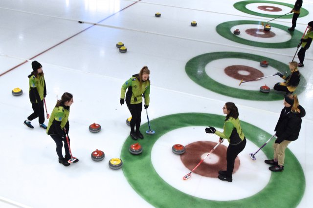 Zawody w curlingu