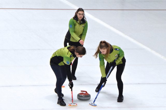 Zawody w curlingu
