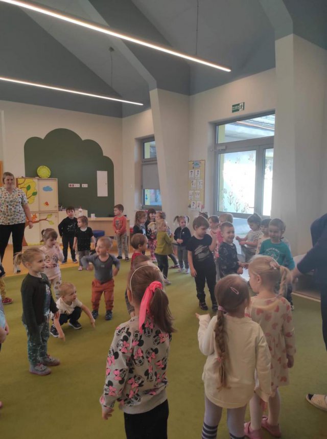 [FOTO] Spotkanie starszaków z Gminnego Żłobka z przedszkolakami z Bajkowej Dolinki
