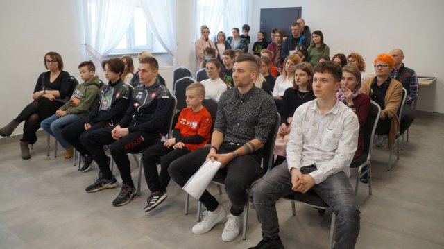 [FOTO] Burmistrz Jaworzyny Śląskiej rozdał stypendia sportowe i artystyczne