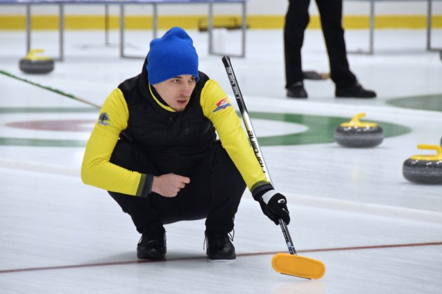 Drugi dzień zmagań w curlingu