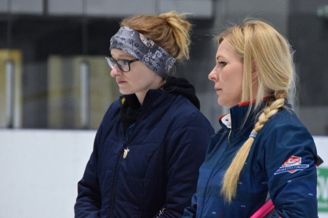 Drugi dzień zmagań w curlingu