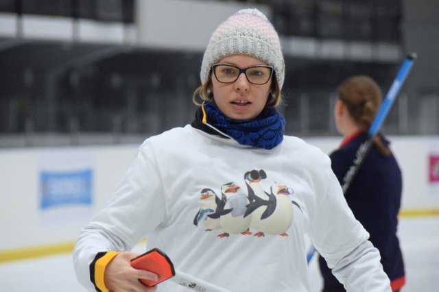 Drugi dzień zmagań w curlingu