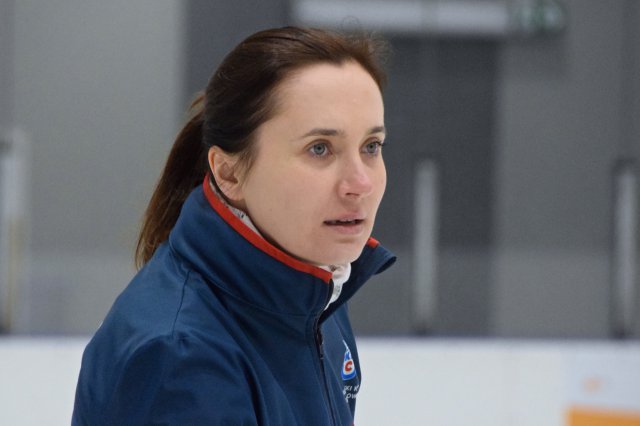 Drugi dzień zmagań w curlingu