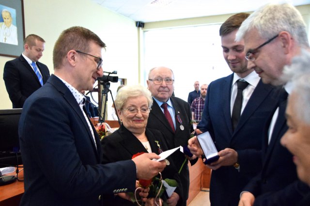 Nauczyciel „Kasprowicza”, prof. Michał Ossowski, z tytułem Zasłużony dla Województwa Dolnośląskiego