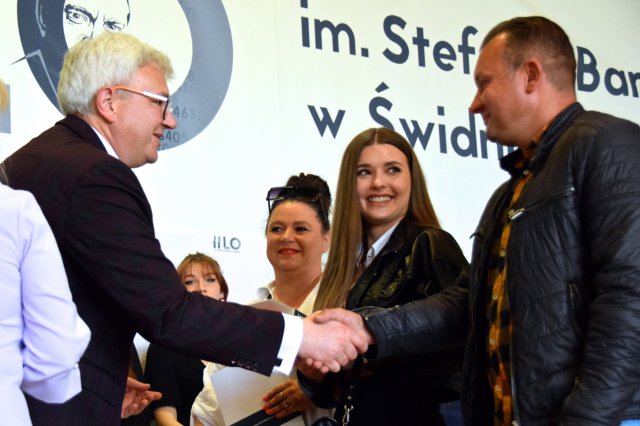 Ostatnia prosta przed egzaminem dojrzałości. Maturzyści Banacha zakończyli rok szkolny