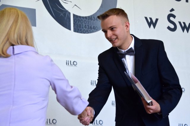 Ostatnia prosta przed egzaminem dojrzałości. Maturzyści Banacha zakończyli rok szkolny