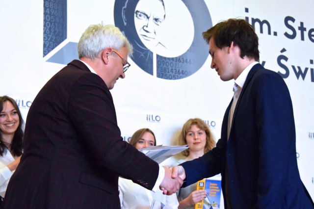 Ostatnia prosta przed egzaminem dojrzałości. Maturzyści Banacha zakończyli rok szkolny