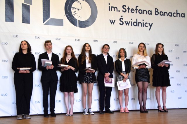 Ostatnia prosta przed egzaminem dojrzałości. Maturzyści Banacha zakończyli rok szkolny