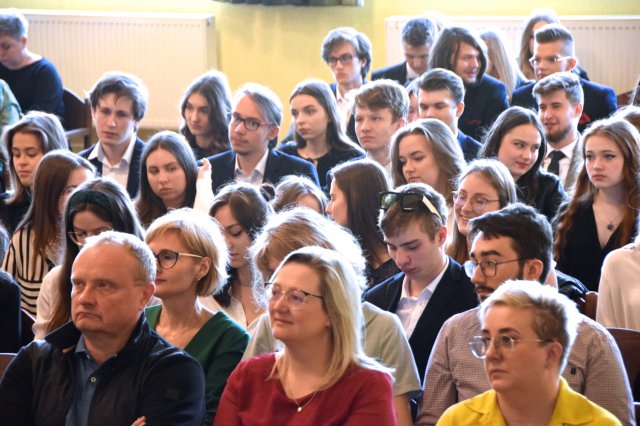 Ostatnia prosta przed egzaminem dojrzałości. Maturzyści Banacha zakończyli rok szkolny