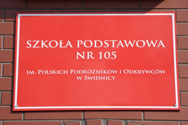 Nadanie imienia SP 105 Polskich Podróżników i Odkrywców