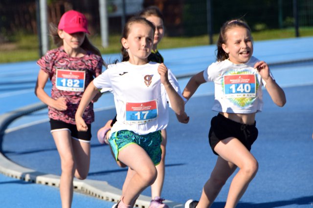 Finał Świdnickich Czwartków Lekkoatletycznych - medale i upominki rozdane