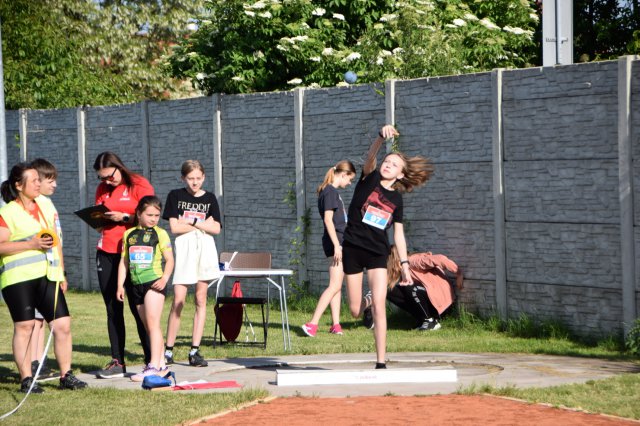 Finał Świdnickich Czwartków Lekkoatletycznych - medale i upominki rozdane