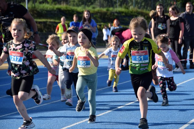 Finał Świdnickich Czwartków Lekkoatletycznych - medale i upominki rozdane