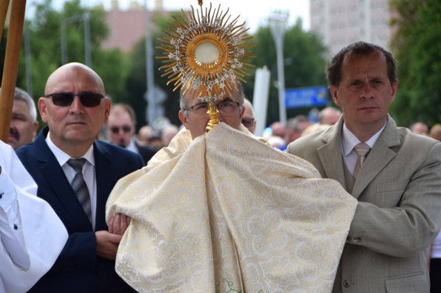 Uroczystość Bożego Ciała na Osiedlu Młodych w Świdnicy