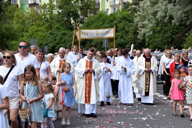 Uroczystość Bożego Ciała na Osiedlu Młodych w Świdnicy