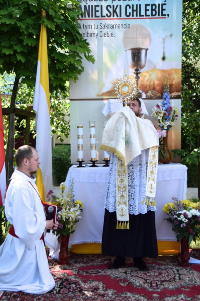 Uroczystość Bożego Ciała na Osiedlu Młodych w Świdnicy