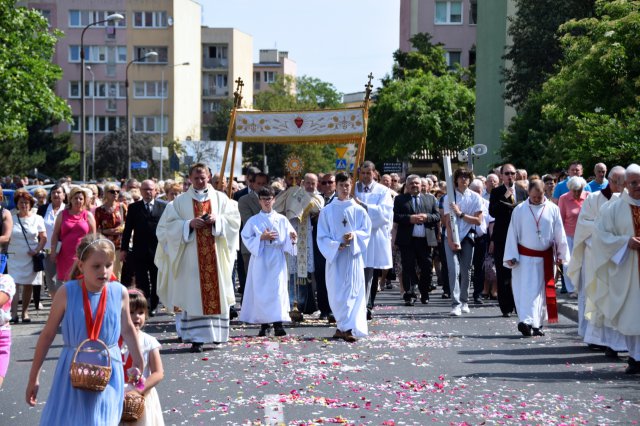 Uroczystość Bożego Ciała na Osiedlu Młodych w Świdnicy