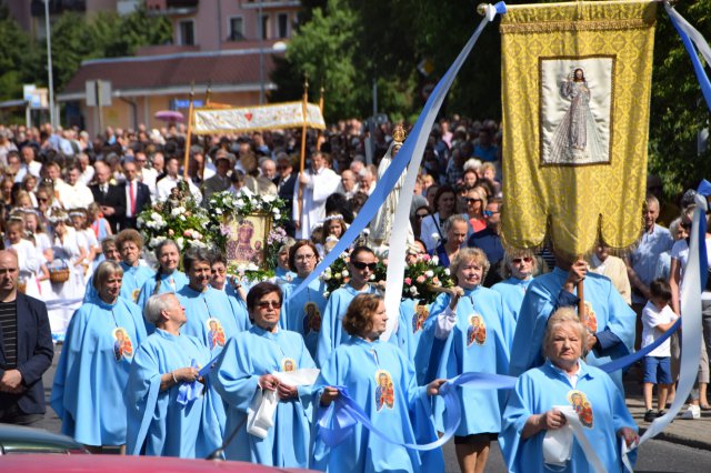 Uroczystość Bożego Ciała na Osiedlu Młodych w Świdnicy