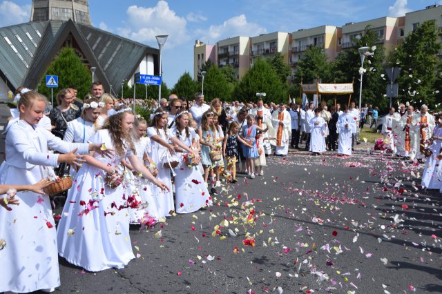 Uroczystość Bożego Ciała na Osiedlu Młodych w Świdnicy