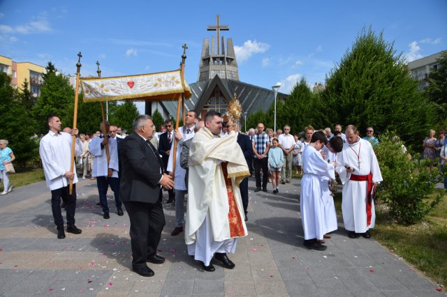 Uroczystość Bożego Ciała na Osiedlu Młodych w Świdnicy