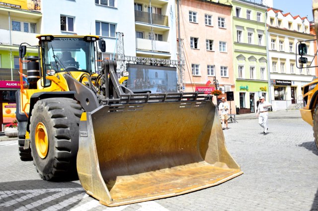 Truskawkowa niedziela i Giełda Minarałów na strzegomskim Rynku