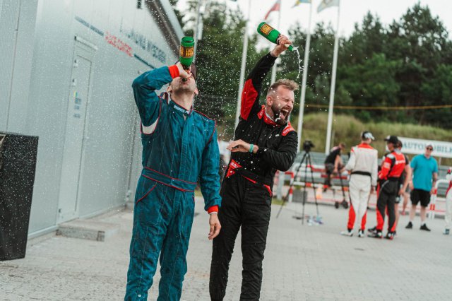 [FOTO] Świdniczanin Damian Lempart zwyciężył w ostatniej rundzie Mistrzostwach Polski Endurance