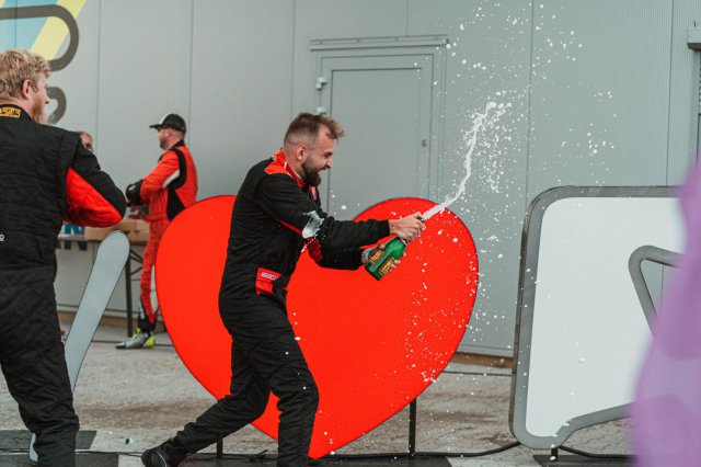 [FOTO] Świdniczanin Damian Lempart zwyciężył w ostatniej rundzie Mistrzostwach Polski Endurance